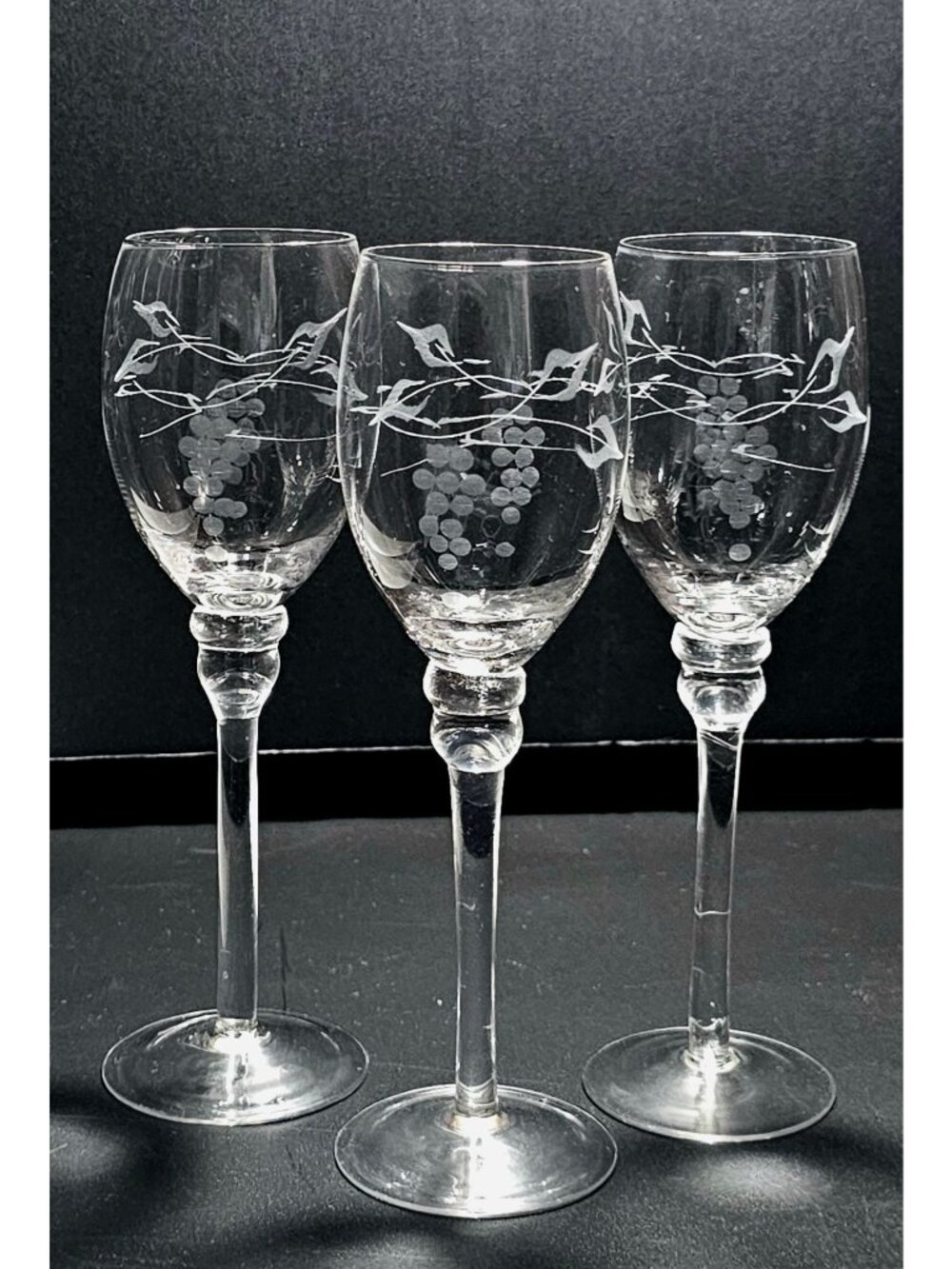 3 Vintage Etched Grapevine Wine Glasses Long Stem Crystal Goblets decorative 8" - Picture 6 of 6